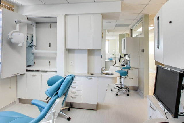 Costom Center Island Dental Cabinet in White sv